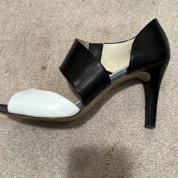 Anne Klein black white shoes worn once to a wedding. Size 9. - Picture 2 of 7